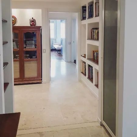 Lorenz Trilo Apartment *